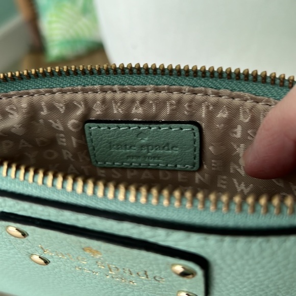 Bright and fun greenish blue Kate Spade wristlet - Picture 4 of 6